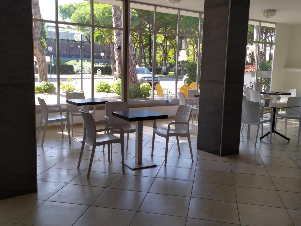 Hotel Madonna Del Pino 切尔维亚 外观 照片