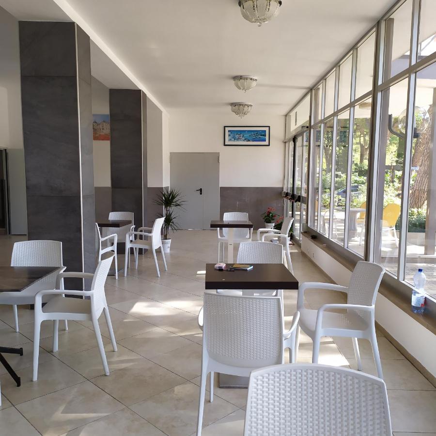 Hotel Madonna Del Pino 切尔维亚 外观 照片