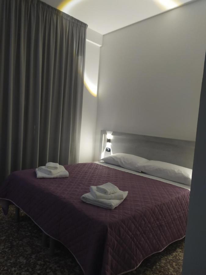 Hotel Madonna Del Pino 切尔维亚 外观 照片